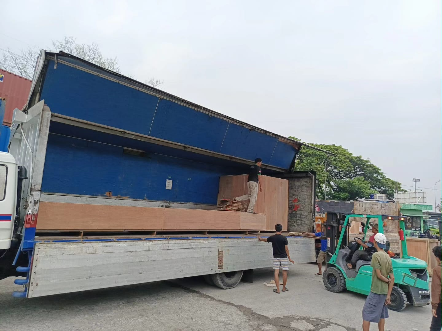 Side Loading Wingbox